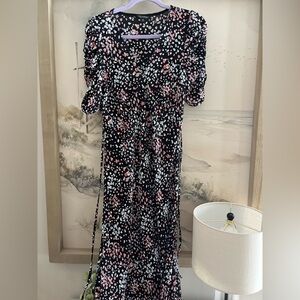 ASOS 3/4 sleeve. Flowy V-neck floral dress with side slits. Midi length. Sz 8